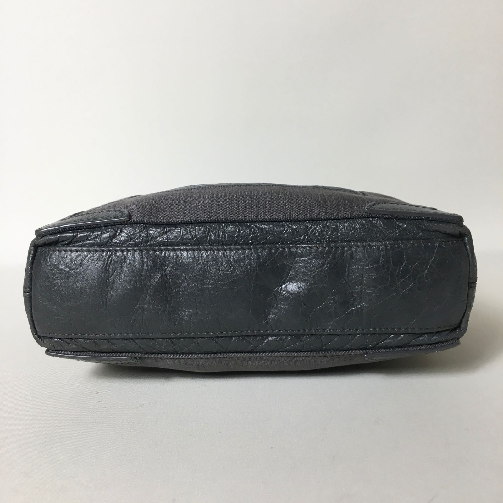 2507-250｜美品｜バレンシアガ ネイビーカバス XS 2WAYバッグ 2507-250｜美品｜バレンシアガ ネイビーカバス XS 2WAYバッグ