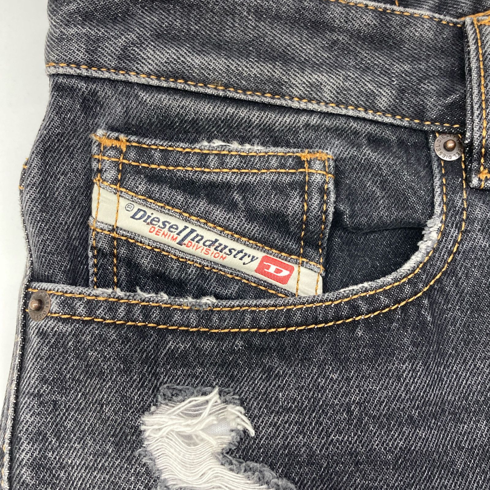 DIESEL ディーゼル