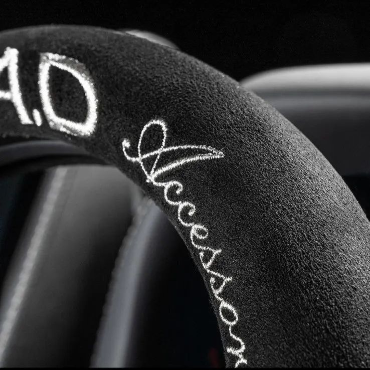 D.A.D ステアリングカバー アラベスク シルバー Sサイズ・M