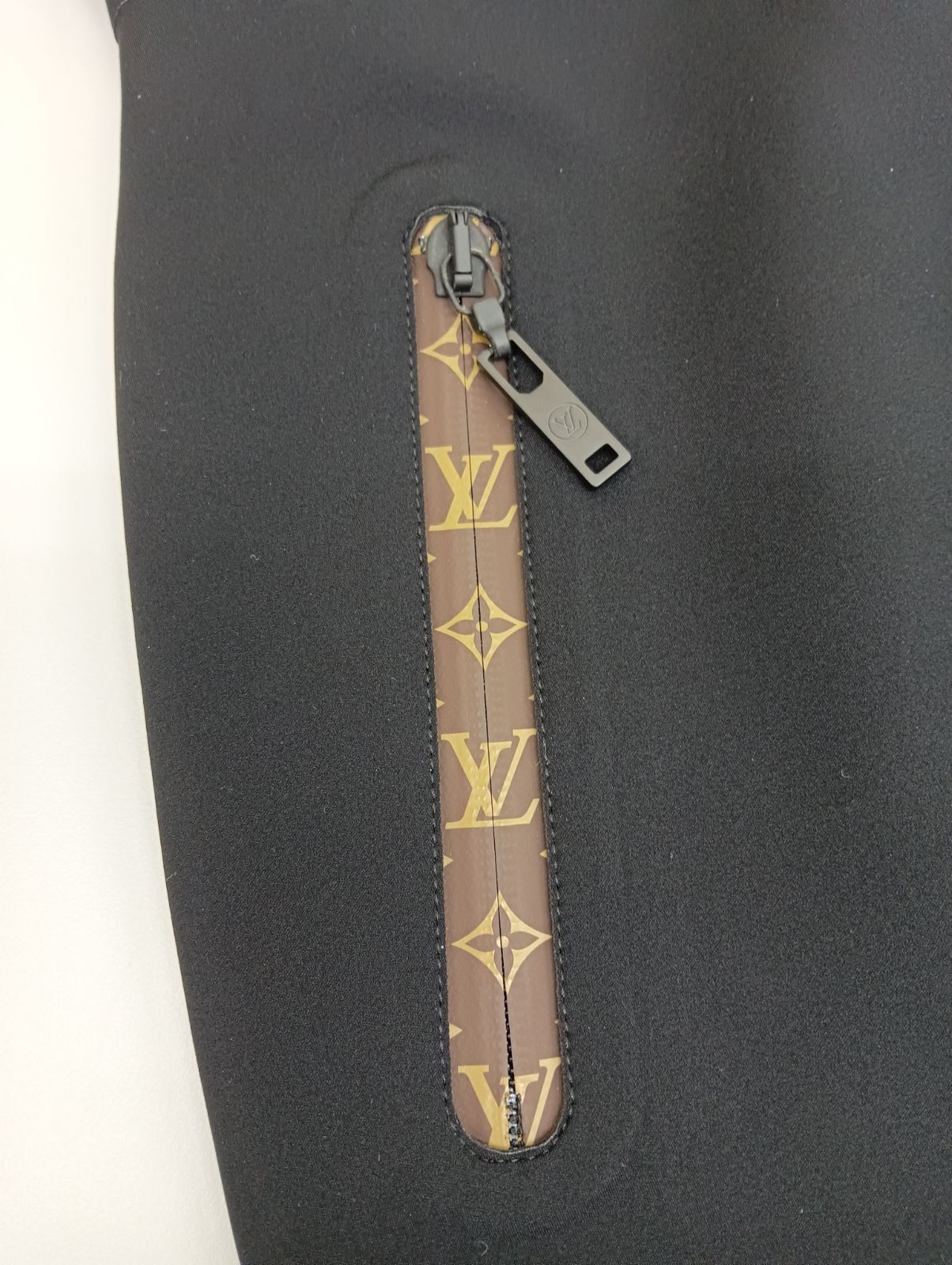 【大幅値下げしました】ルイヴィトン ショートスリーブハイネックフィットドレス LOUIS VUITTON 【超美品】ルイヴィトン モノグラム ショート