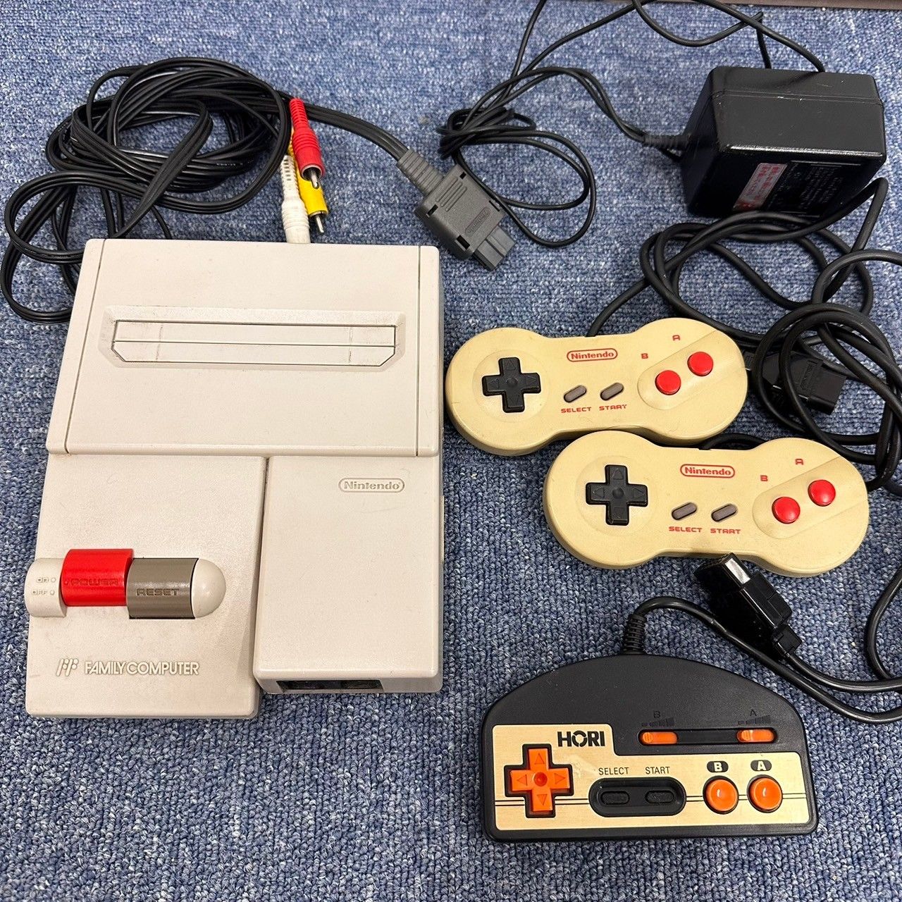 任天堂 - ニンテンドー　ニューファミリーコンピューター　本体　「不動品」　HVC‐101 ファミコン 通販 TEA4TWO / ファミコン本体 任天堂社純正ニュー