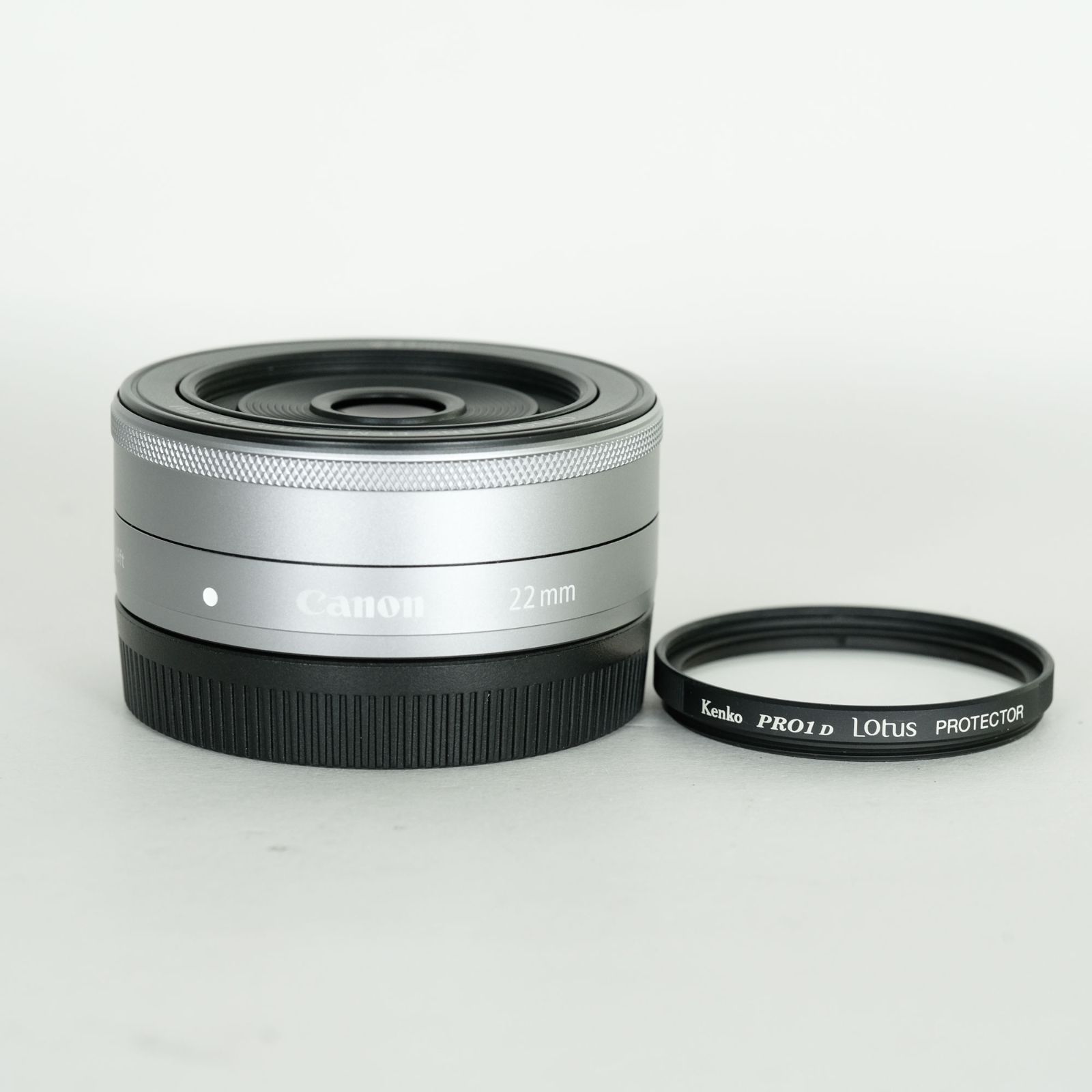 [美品｜フィルター付] Canon EF-M22mm F2 STM [シルバー] / キヤノンEF-Mマウント