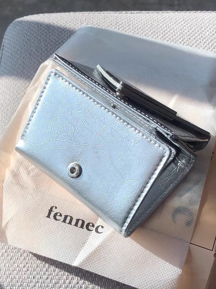 FENNEC フェネック CRINKLE TRIANGLE TRIPLE WALLET D 3段財布 - メルカリ