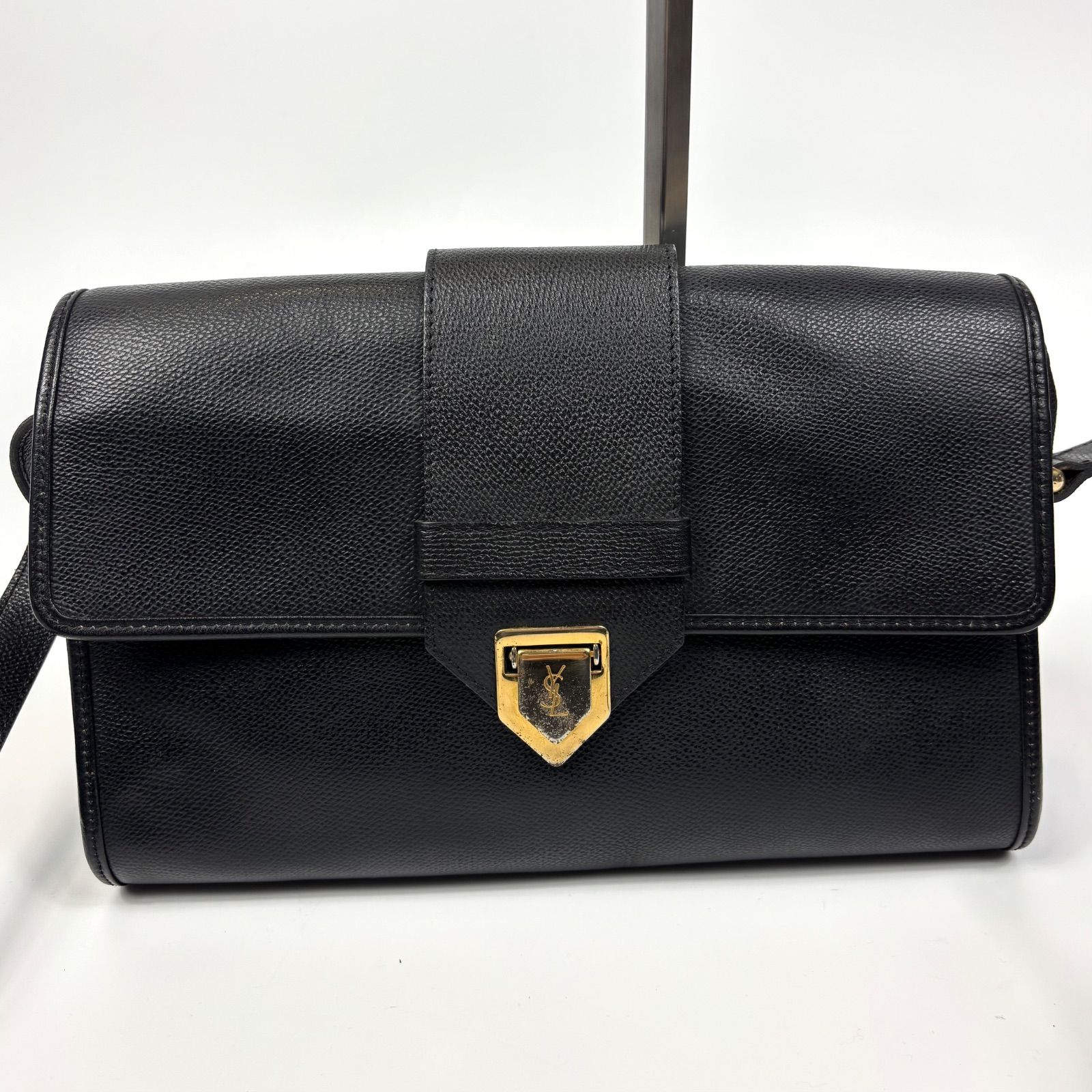 イヴサンローラン ゴールドロゴ金具 内部総柄 レザー シボ革 ビジネスバッグ YVES SAINT LAURENT イヴ サンローラン YSL ロゴ 金具 レザー 本革