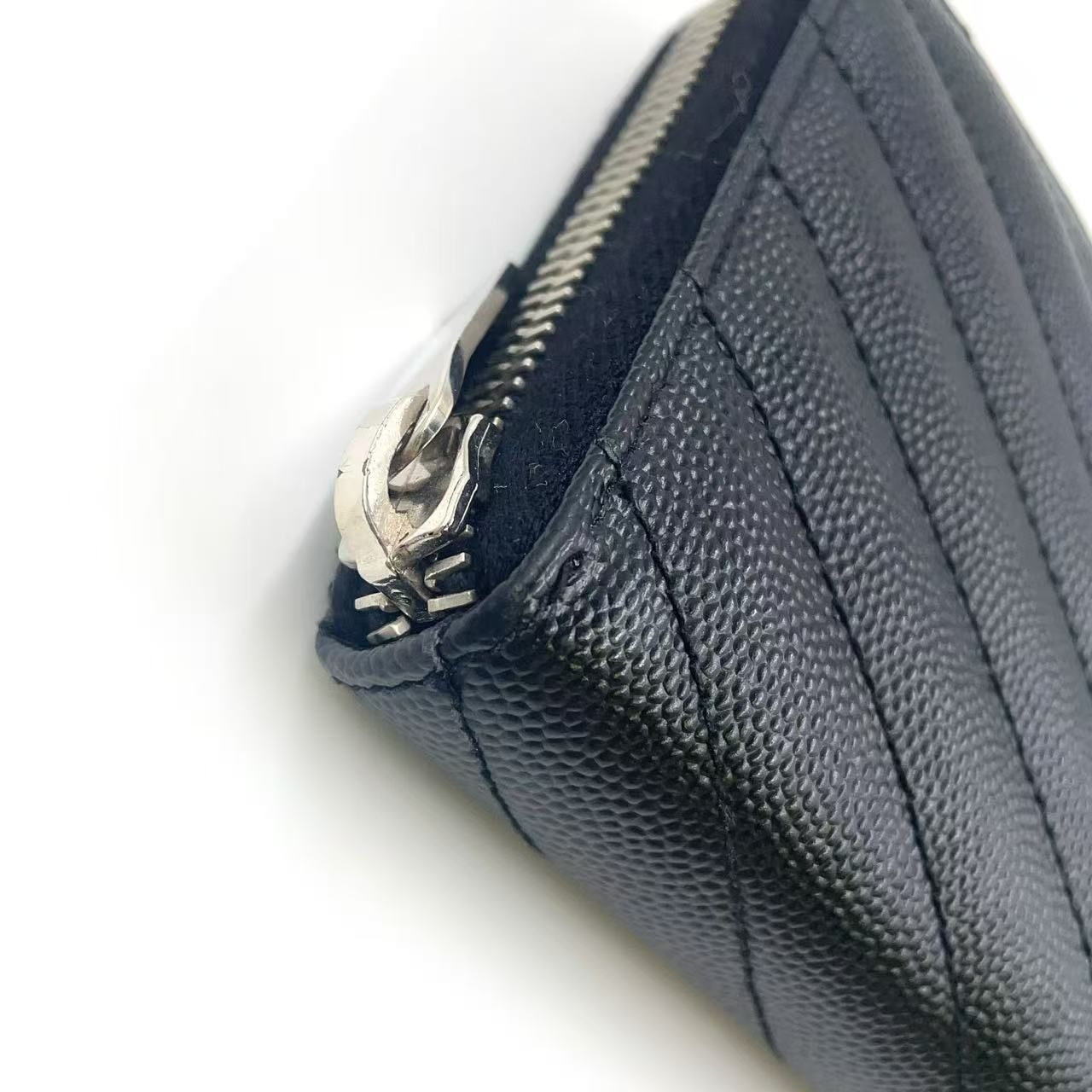 SAINT LAURENT コインケース キルティングレザー シルバーロゴ 黒 SAINT LAURENT コインケース キルティングレザー シルバーロゴ 黒