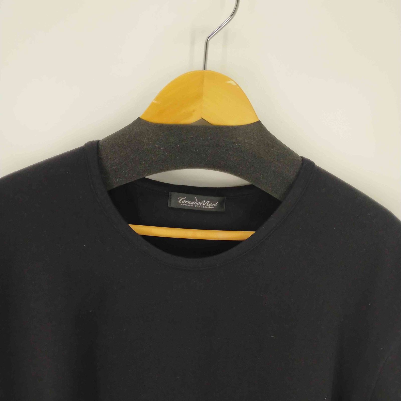 【極美品】TORNADO MART バックスローガンロングカットソー ロンt 極美品TORNADO MART バックスローガンロングカットソー ロンt ロンT