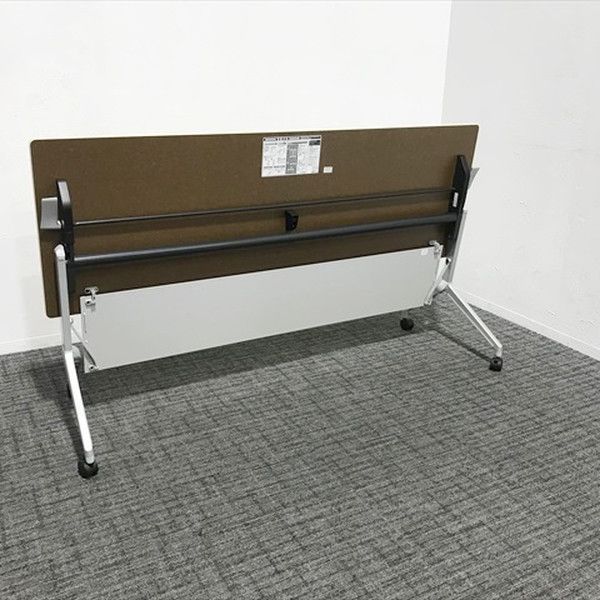 フラップ式会議テーブル リーフライン