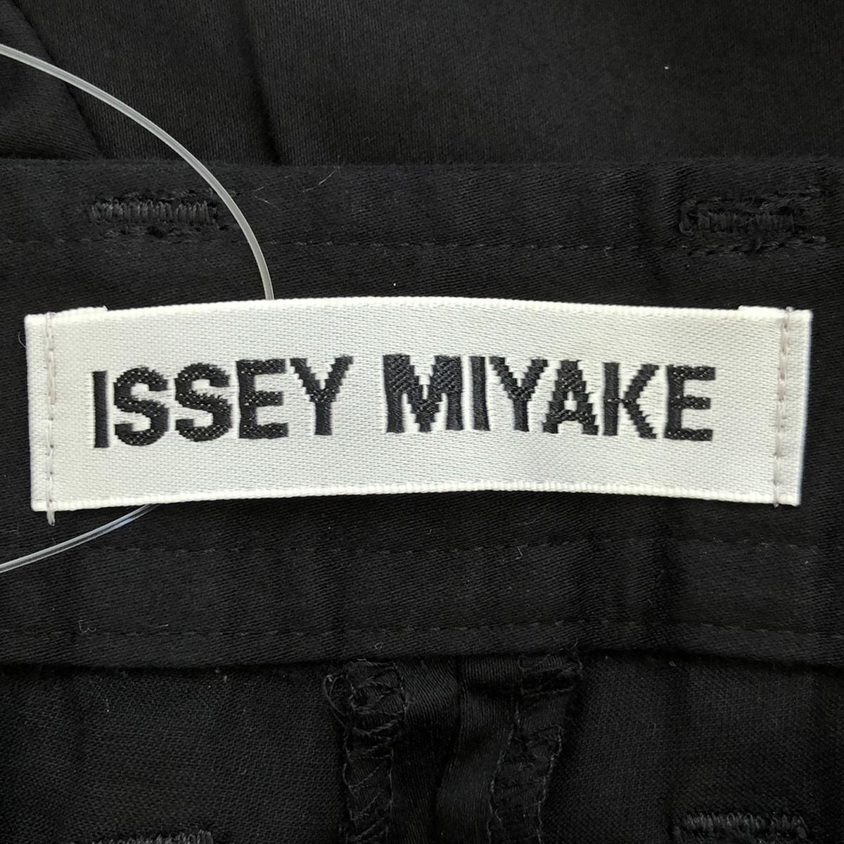 ISSEYMIYAKE(イッセイミヤケ) パンツ サイズ2 M レディース