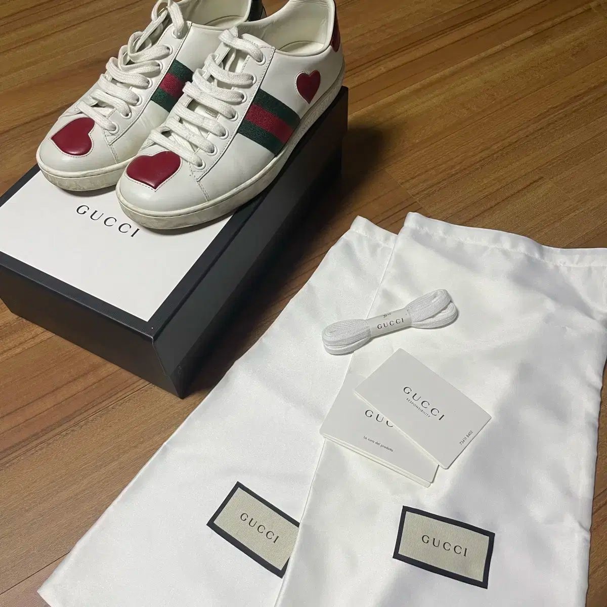 GUCCI(グッチ) ハートスニーカー - メルカリ