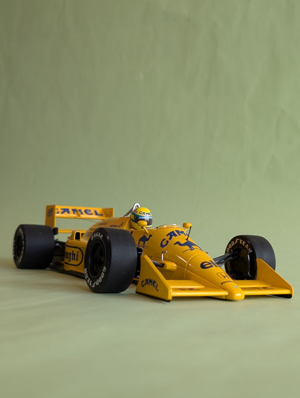 ロータス最後の輝き 1/18 ロータス99T アイルトン・セナ 【公式通販】