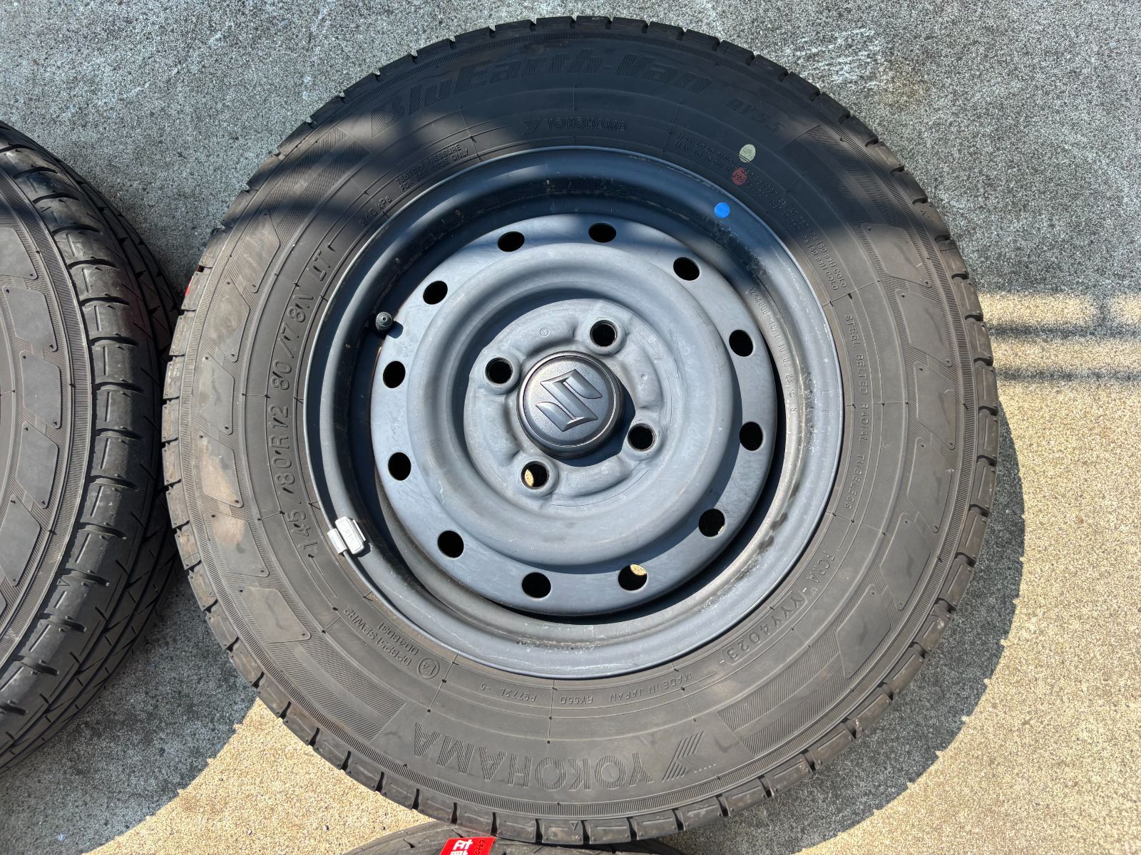 ② ぶっちゃ　145 80 12 YOKOHAMA BluEarth-Camper 145/80R12 86/84N 価格比較 - 価格.com