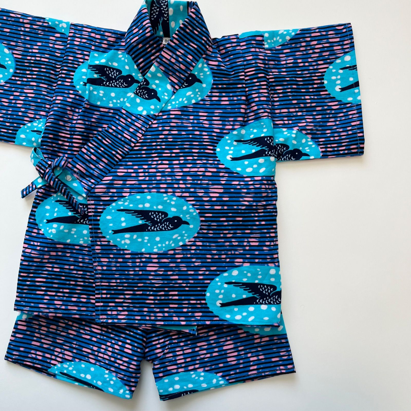 着物リメイク　大島紬　ロングフレアワンピース（後ろVネック）着丈124㎝ 着物リメイク 白大島紬 ロングフレアワンピース（後ろVネック）着丈124