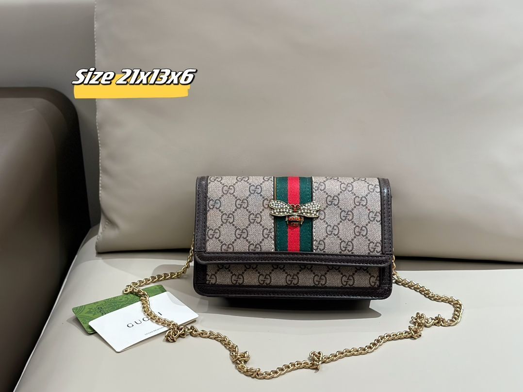GUCCI グッチ　定価35000円程度　週末配送のため値下げ中 今日特価】GUCCI グッチ ショルダーバッグ 送料無料！在庫限定