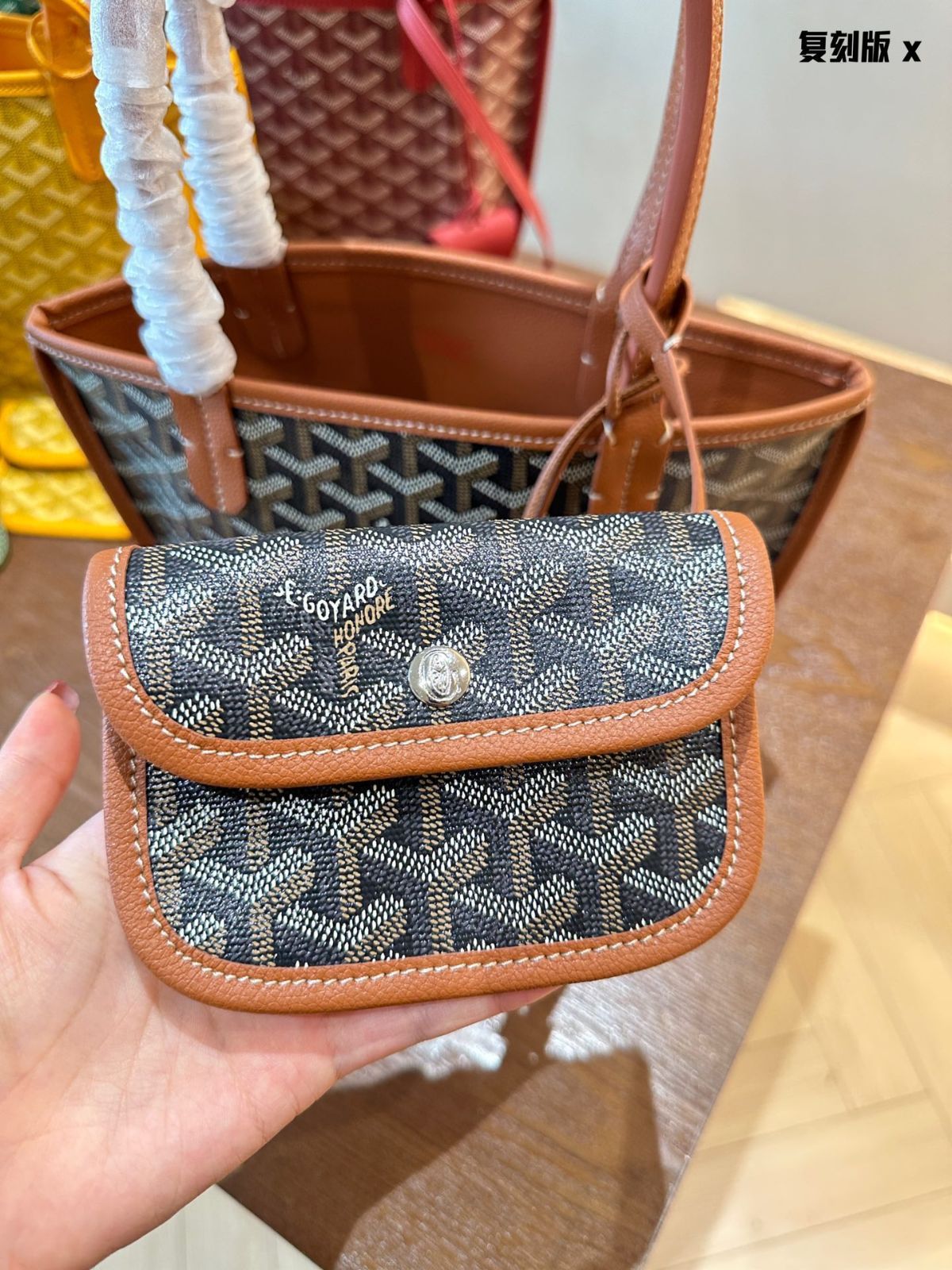 すぐ届く【GOYARD】プチ・フロ・ミニバッグ レザーストラップ付 今日特価】Goyard Mini Tote マルチカラー トートバッグ-WTO輸入