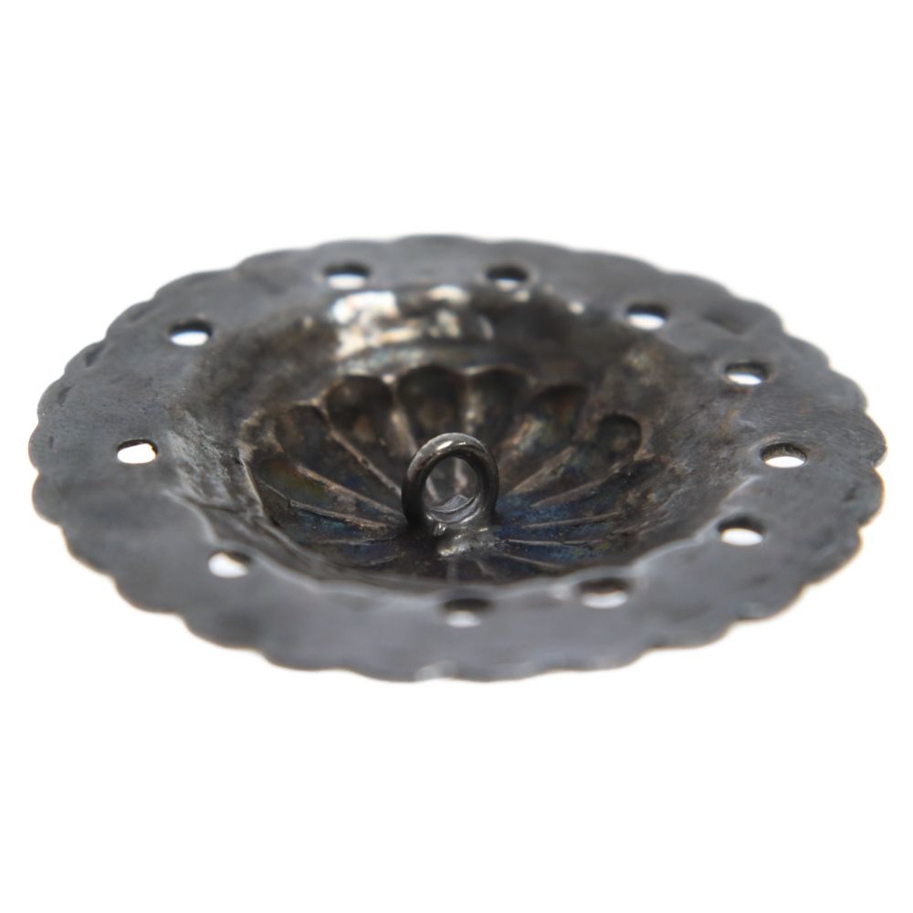 goro's (ゴローズ) SVフラワーコンチョ シルバー - メルカリ