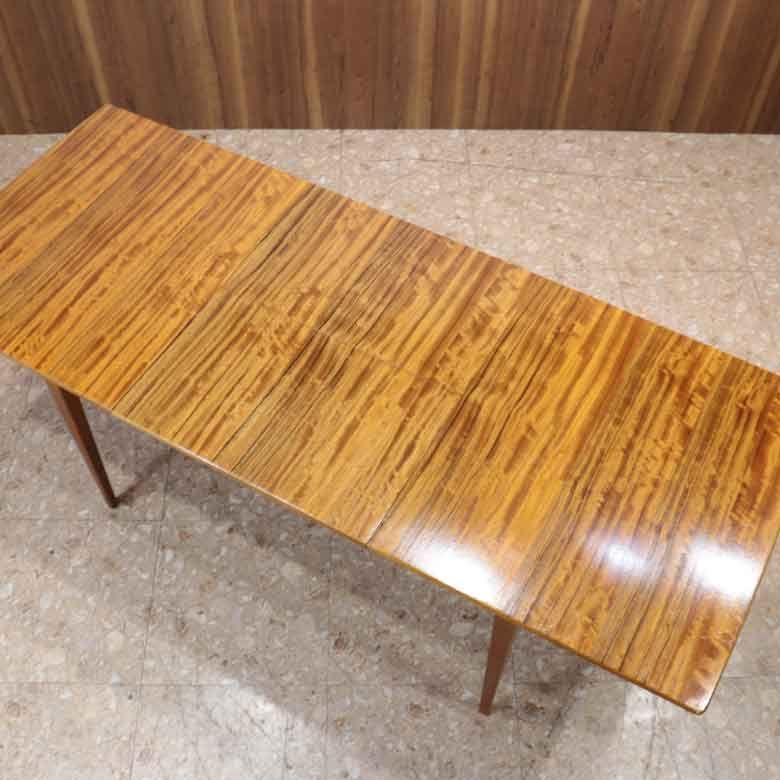 ダイニングテーブル