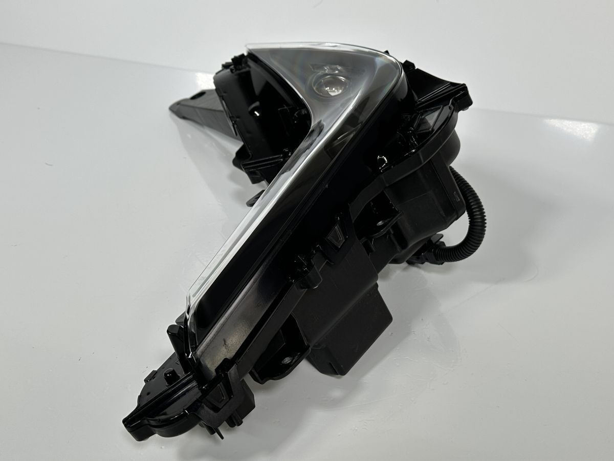 レクサス LX570 Black Sequence URJ201W 後期 純正 左フォグランプ Assy LED インナーブラック 81390-60040 60-234 打刻4 管理27815