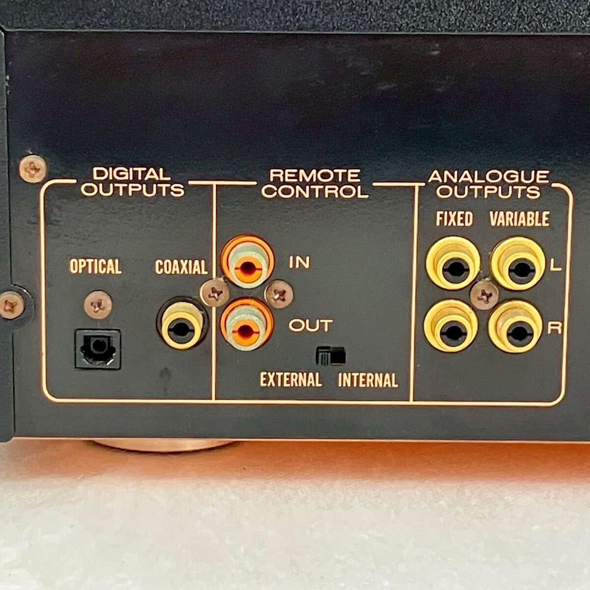 希少marantz CD-72F CDプレーヤー　通電確認済み　ジャンク品 希少marantz CD-72F CDプレーヤー 通電確認済み ジャンク品