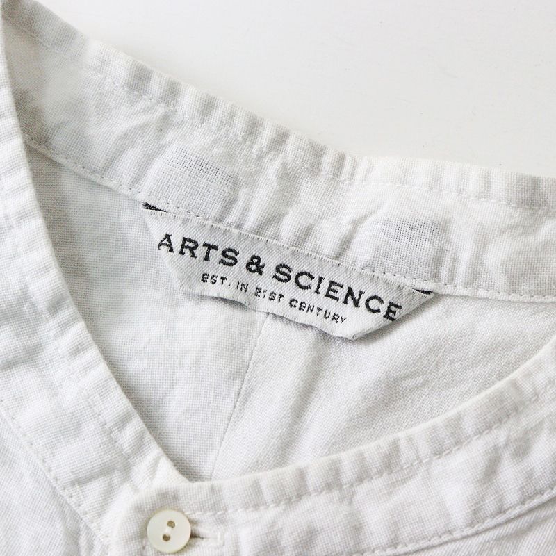 ル 年末のプロモーション 極美品ARTS&SCIENCE リネンシャツ白半袖ホワイト トップス