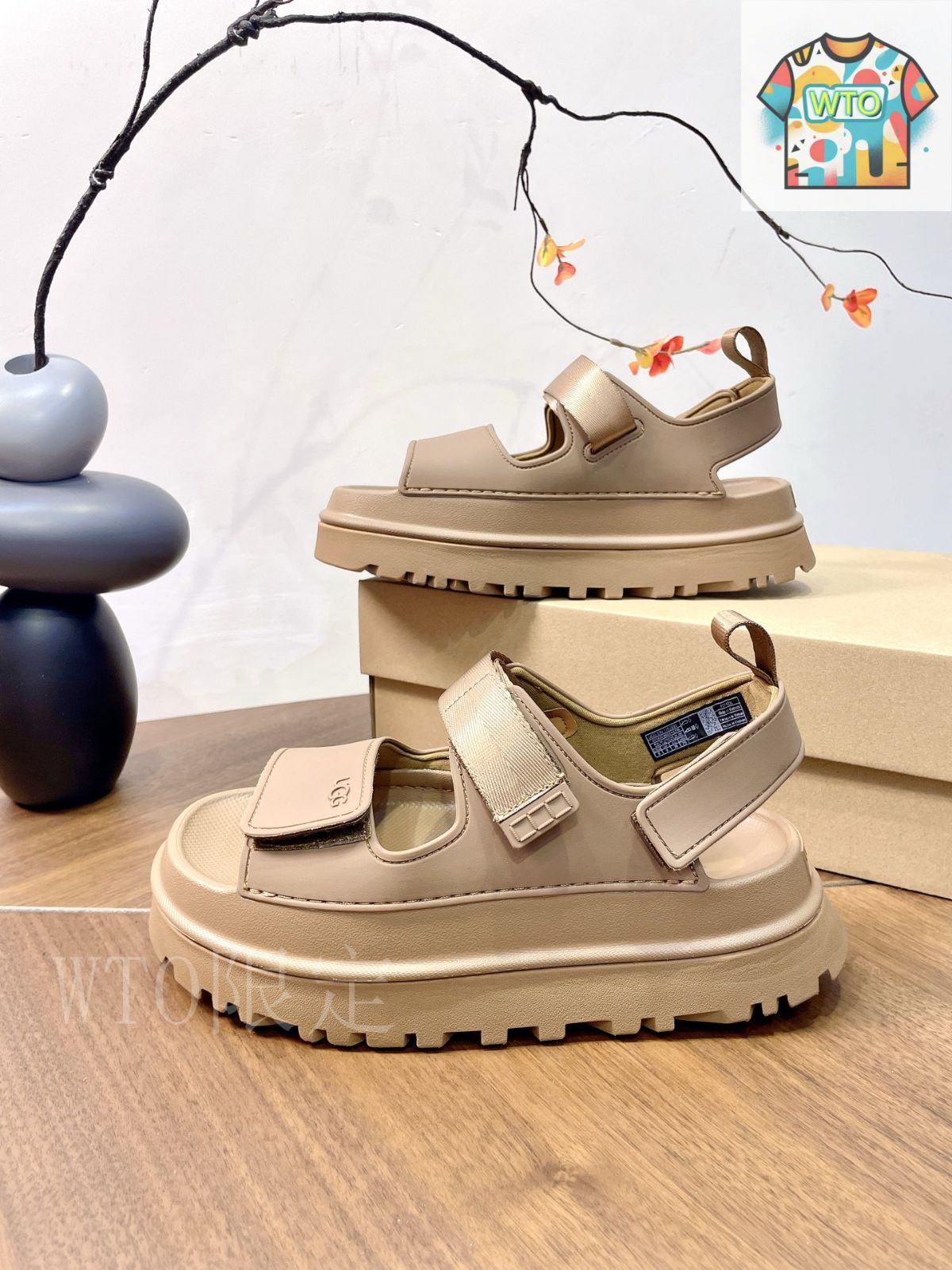 UGG マジックテープ 黒色 女性サンダル 38サイズ 新品未使用 元箱付き 1262-0368-1.jpg
