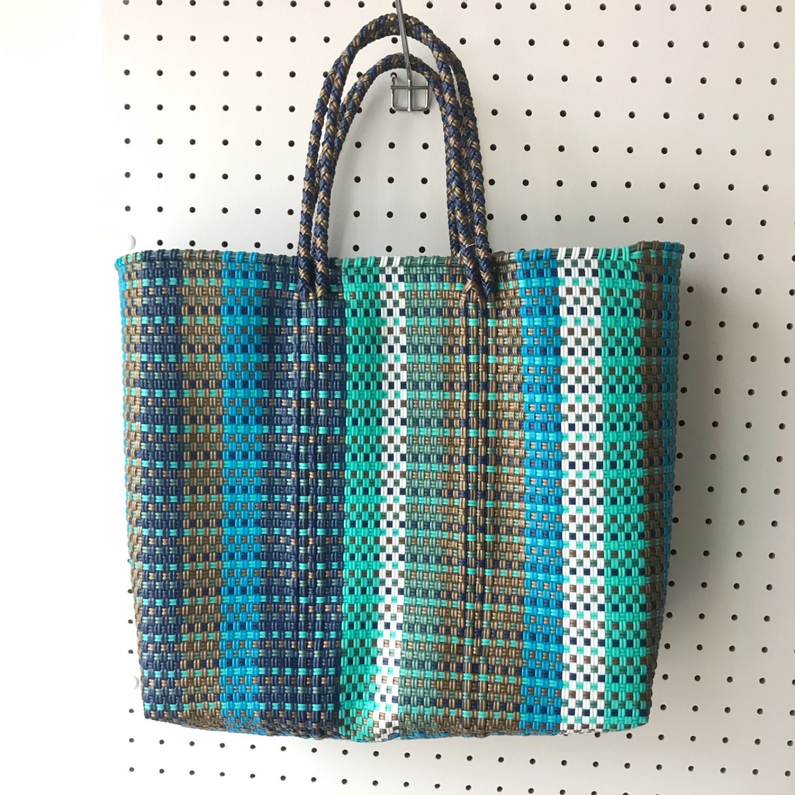 メルカドバッグ　ブルー×ベージュ　美品 メルカドバッグM 紺×クリーム×金（3段ダイヤ） | メキシコ直