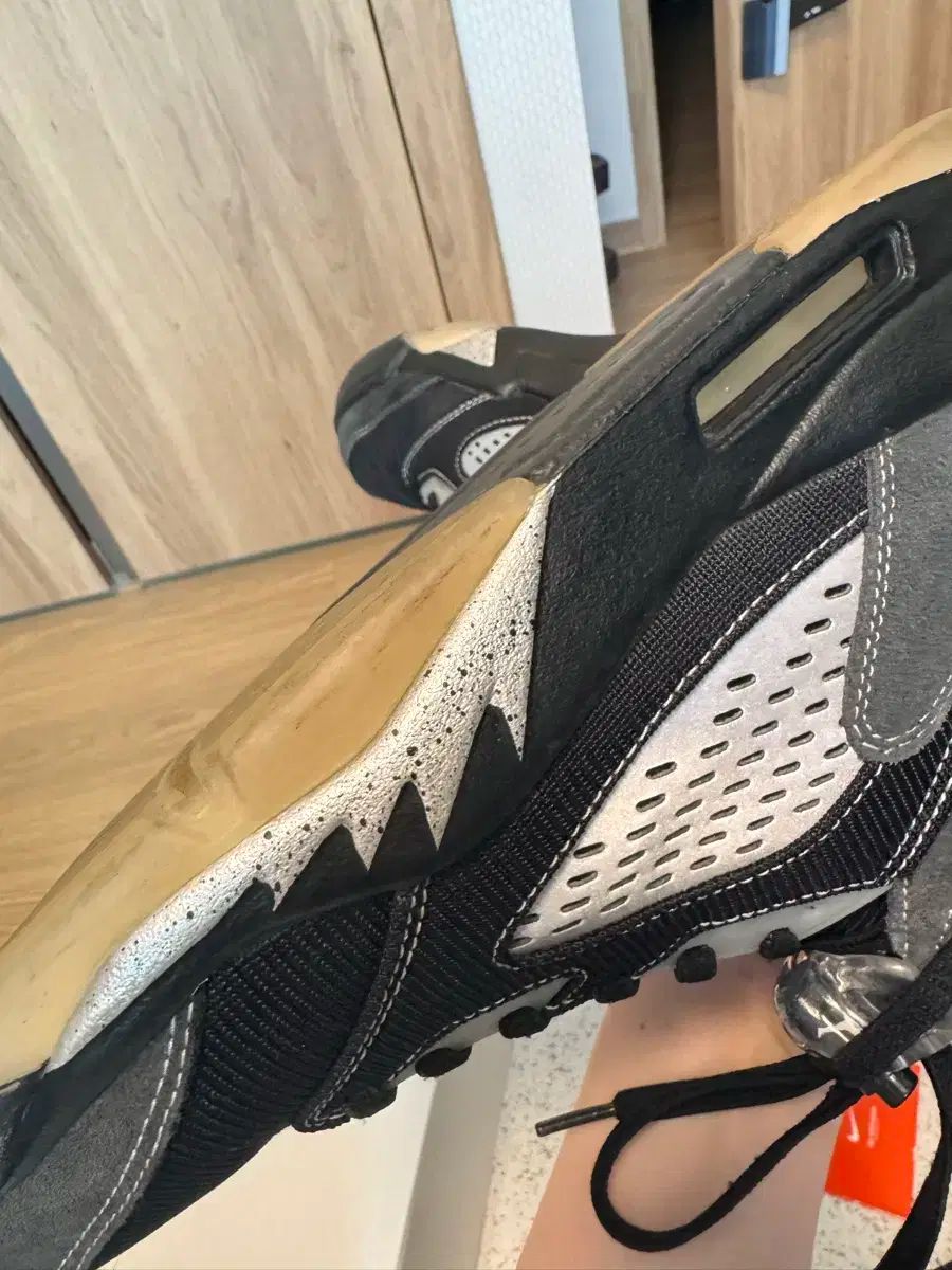 290 NIKE