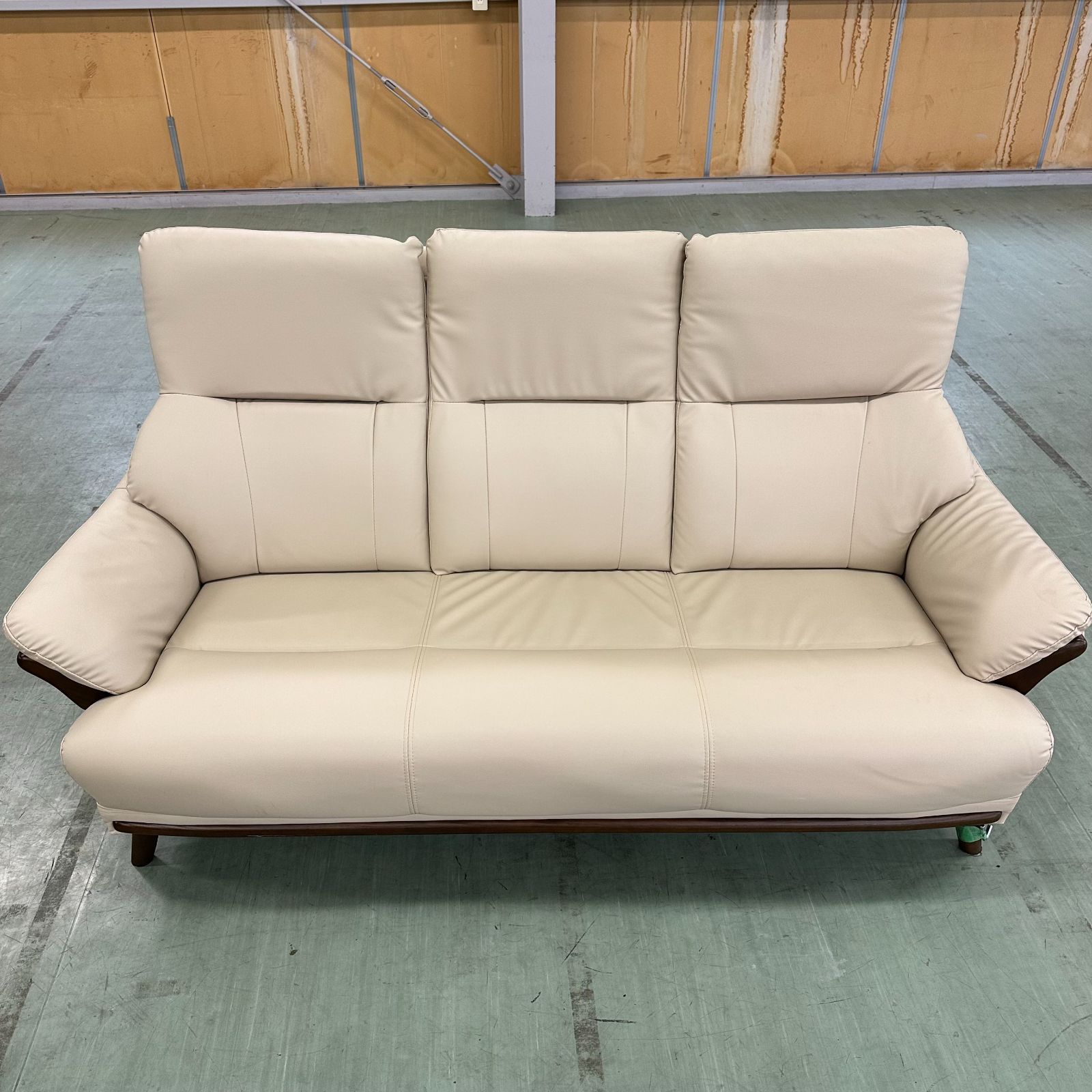 美品ニトリ　ハイバックソファ　コウテイ3 Nシールド　ベージュ 3人掛け　モダン 河原様専用NITORI ニトリ ハイバックソファ コウテイ3 Nシールド