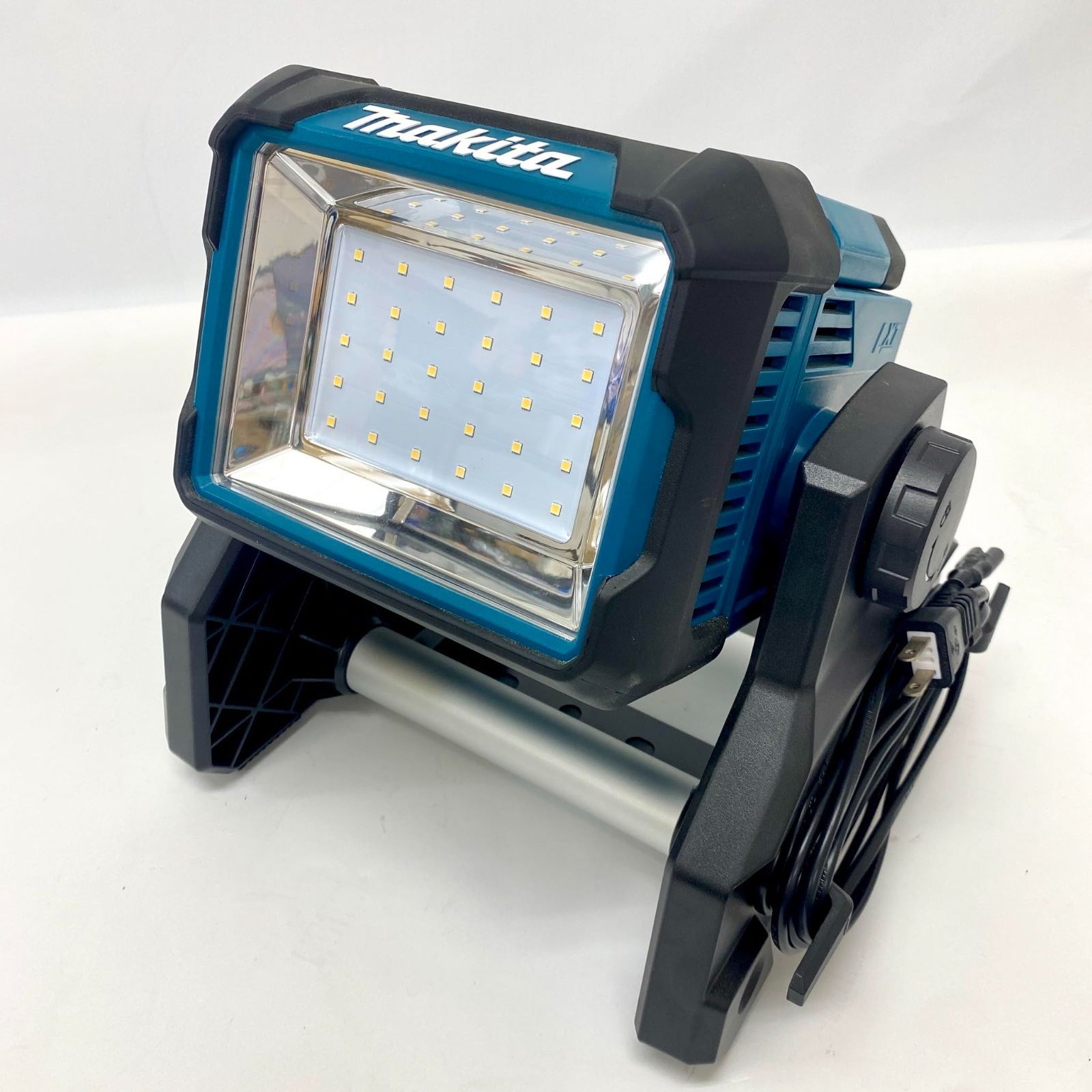 マキタ ML811 スタンドライト バッテリ別売 3558