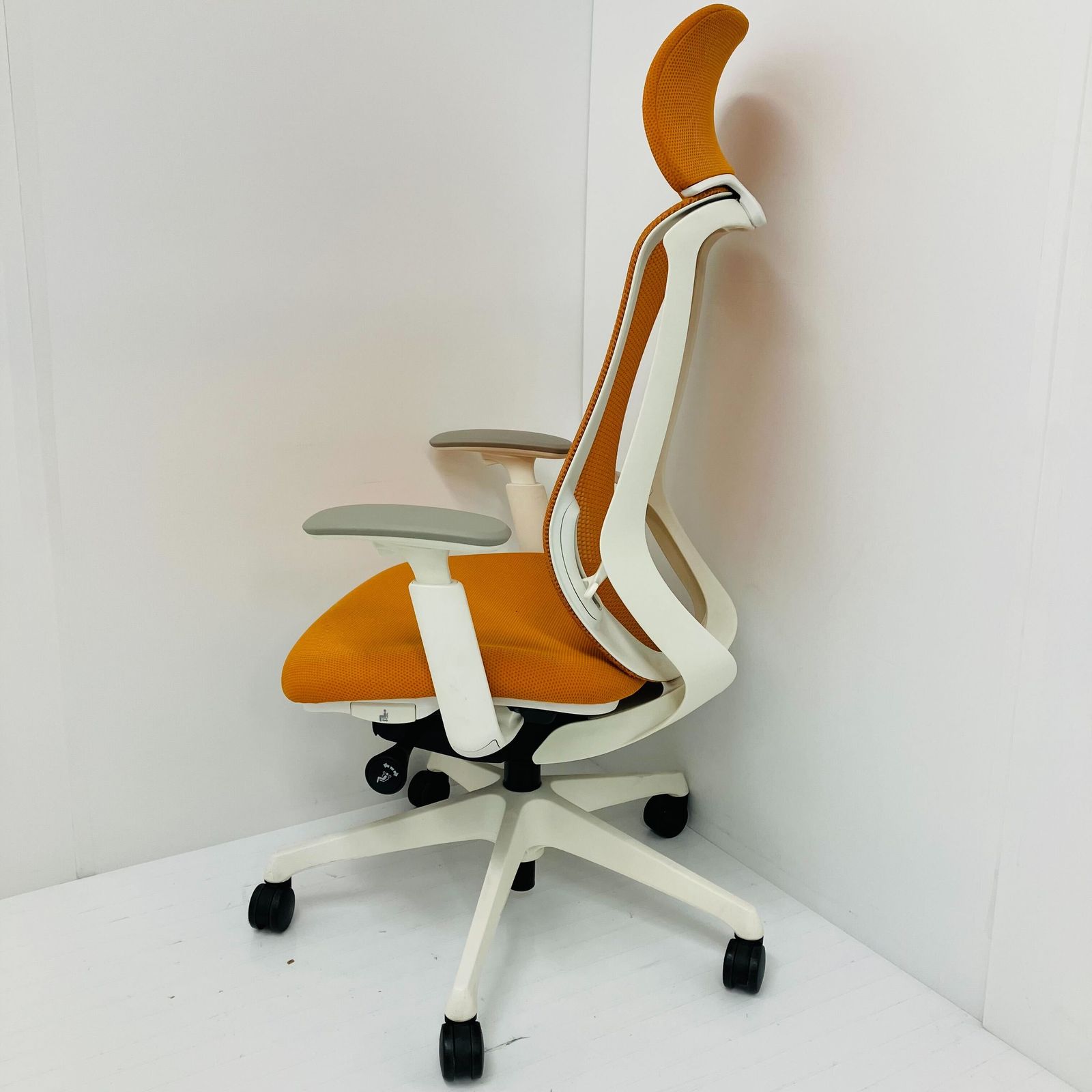 C68AXW-FMR8