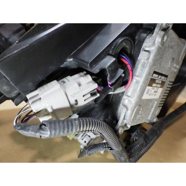 コーティング済 プリウス ZVW30 右ヘッドランプ・ヘッドライト S  