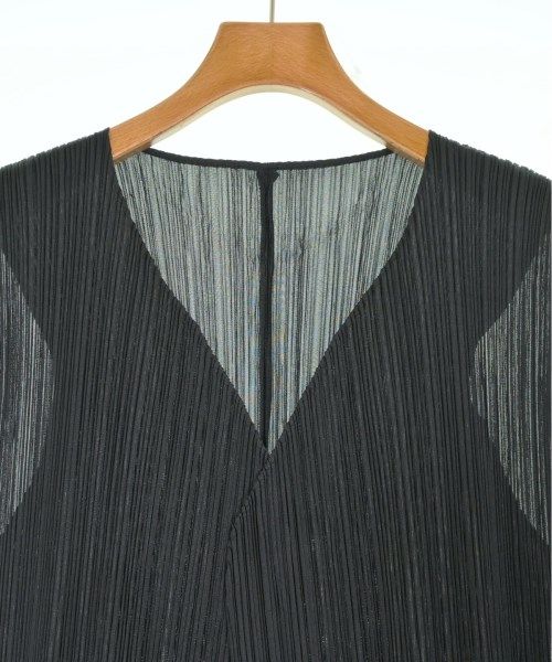 PLEATS PLEASE