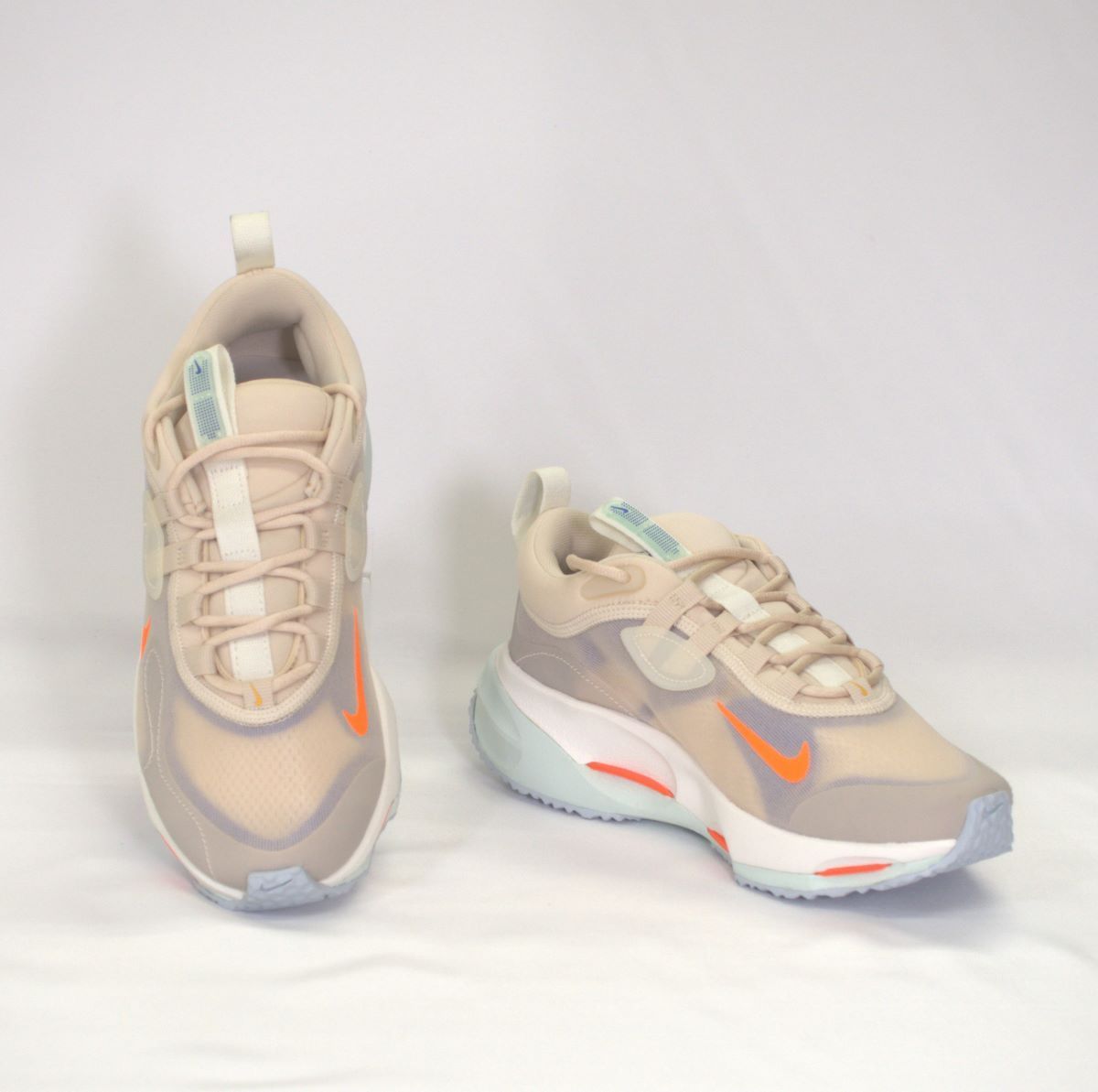 新品・未使用 ☆ NIKE】女性用☆ナイキウィメンズシューズ / スパーク 