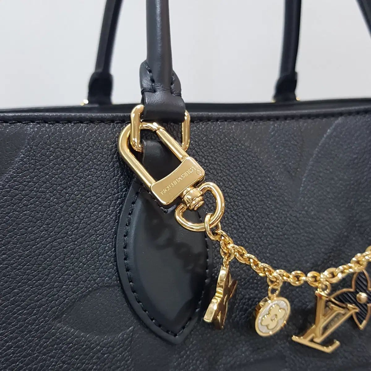 キーホルダー・スプリング ストリート S00｜ルイ・ヴィトン 公式サイト