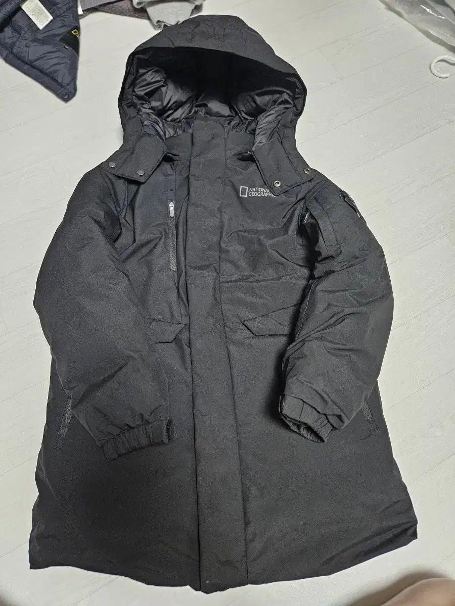 National Geographic ナショナルジオグラフィック 黒 ダウン 140