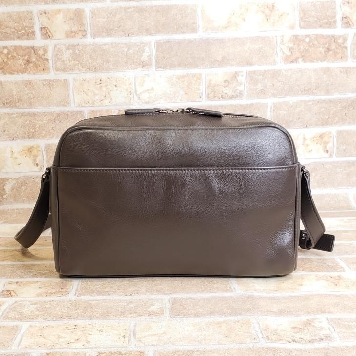 美品 アニエスベー agnes b. ☆ レザー ショルダーバッグ ダーク 