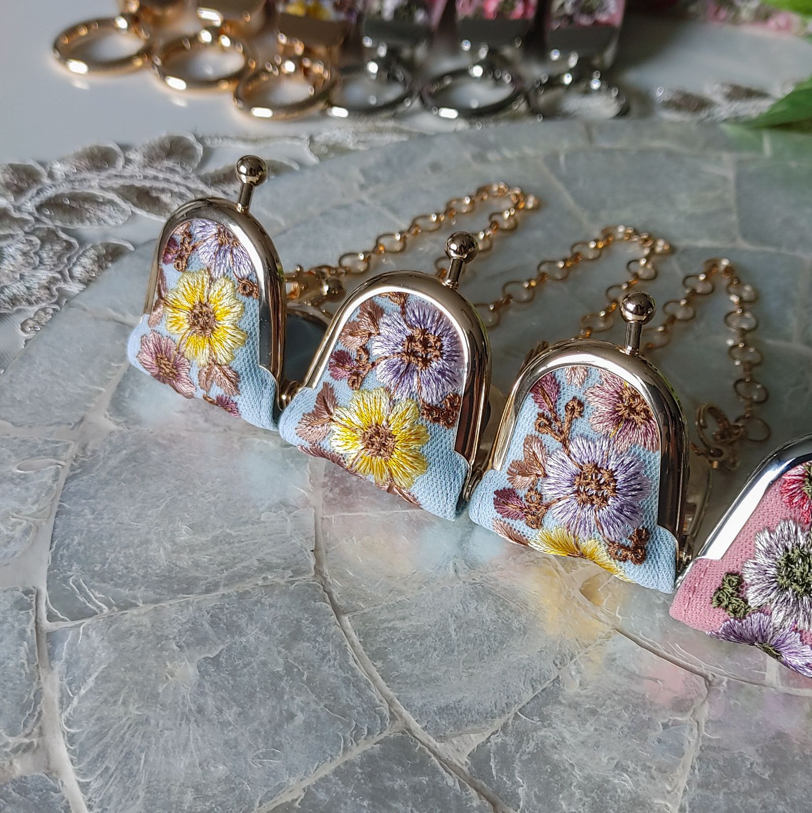 No.238 (水色)『インド刺繍・ミニがま口チャーム』 アクセサリーケース 