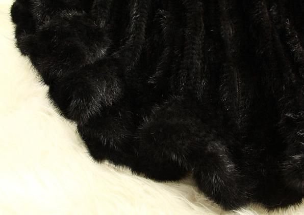 本物限定 軽やかなシルエットが素敵 柔らかミンクケープポンチョ 黒大判毛皮ファー