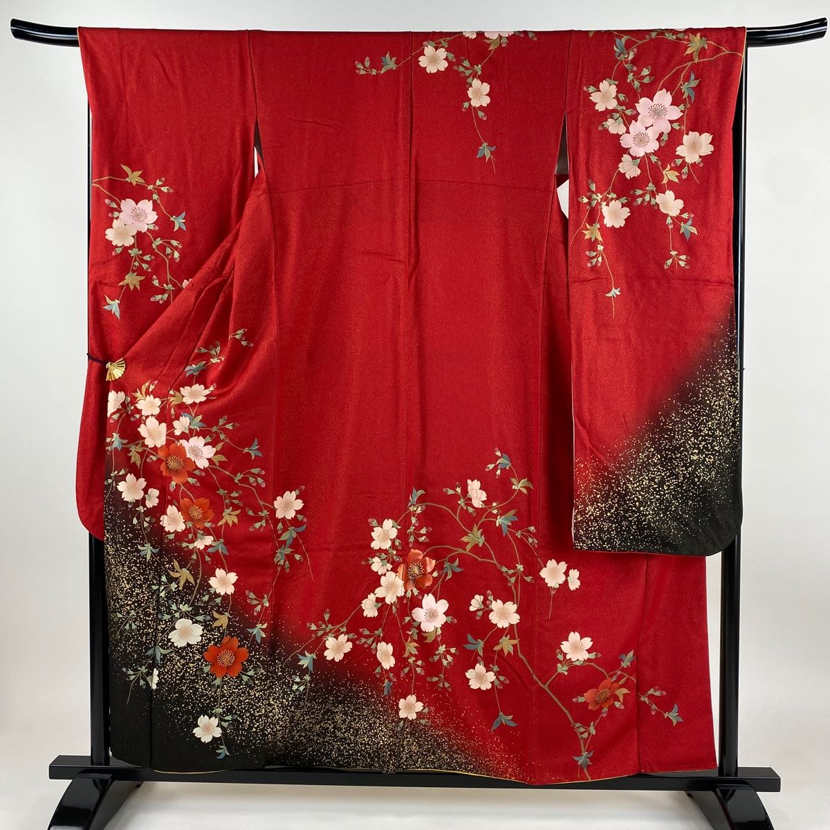振袖 ⭐️身丈174.5cm L 袷 蝶 薔薇 金彩 赤 正絹 秀品 【中古】 振袖 身丈156cm 裄丈66.5cm M 袷 桜 金通し 金彩 赤 正絹 逸品