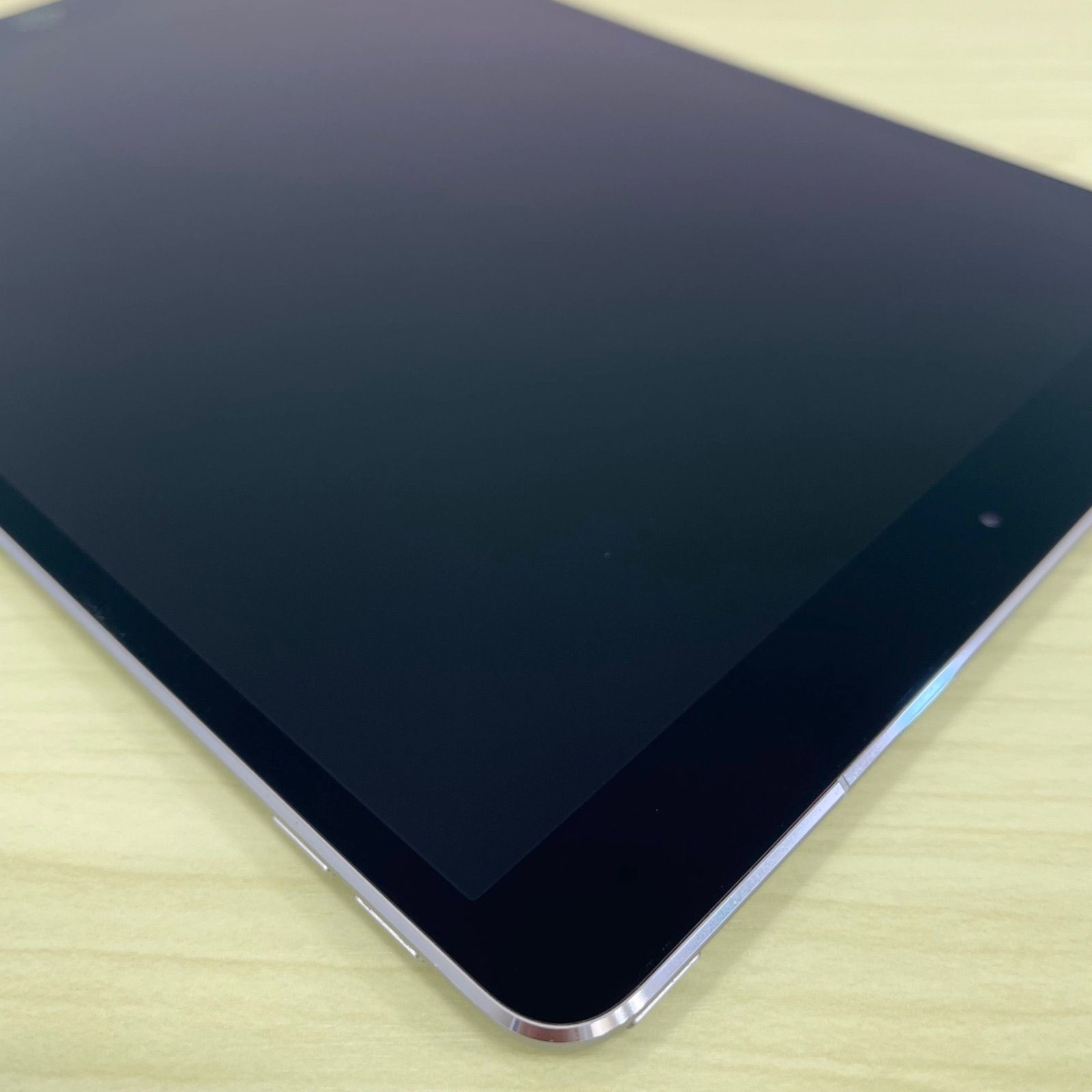 iPad Pro 10.5 64GB セルラー，スペースグレイ+キーボード+充電