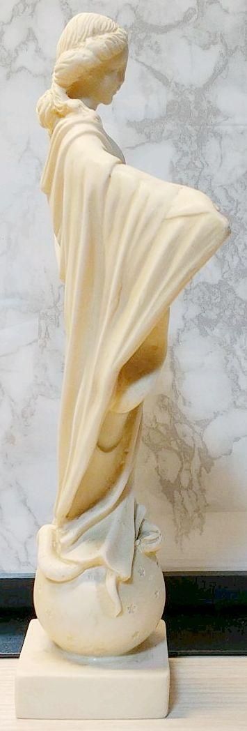 聖母マリア像　高さ約24cm （蛇を踏むマリア） キリスト教美術 聖母マリア像 高さ約24cm （蛇を踏むマリア） キリスト教美術 聖母マリア