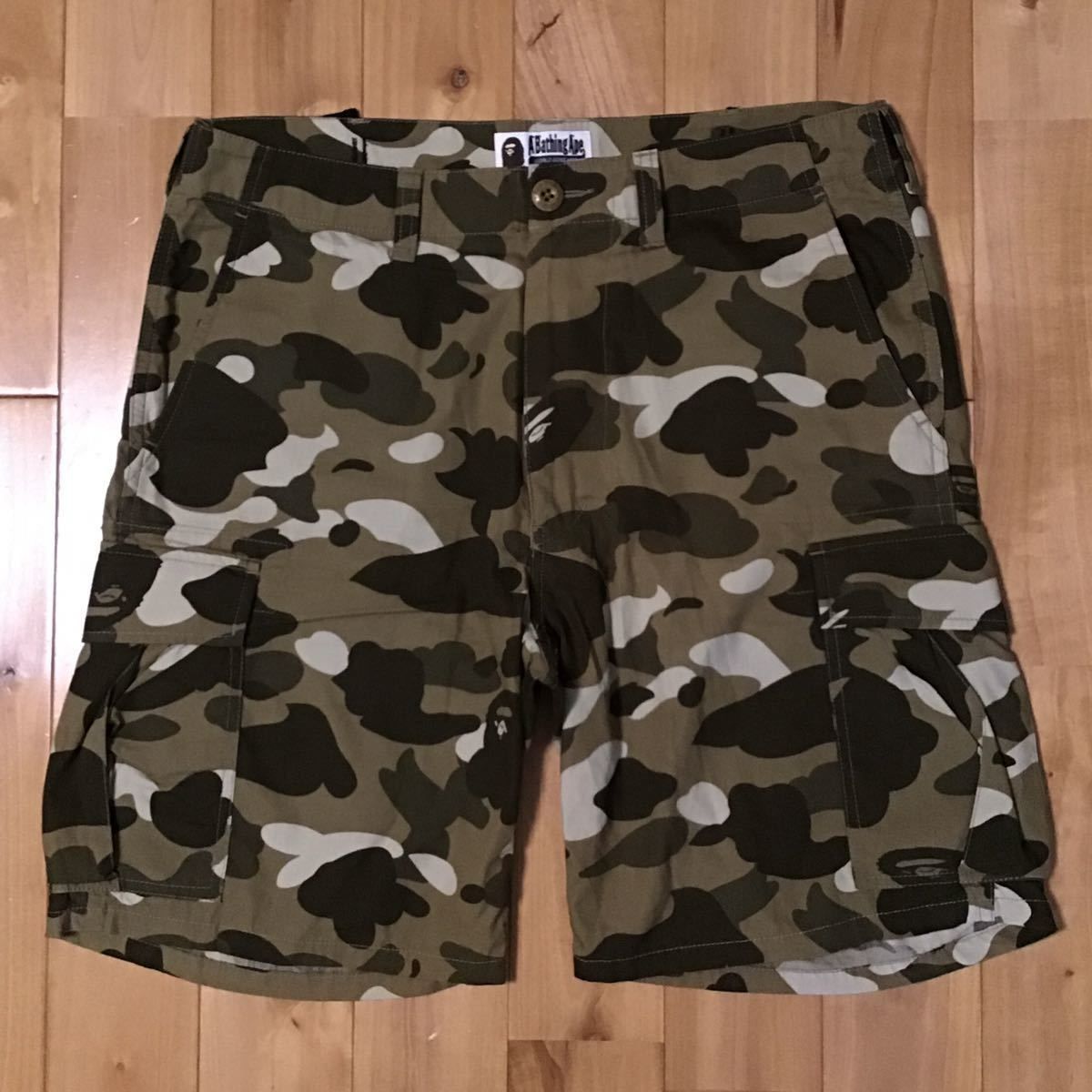A BATHING APE® Map Camo カーゴショーツ | グリーン | FARFETCH JP A