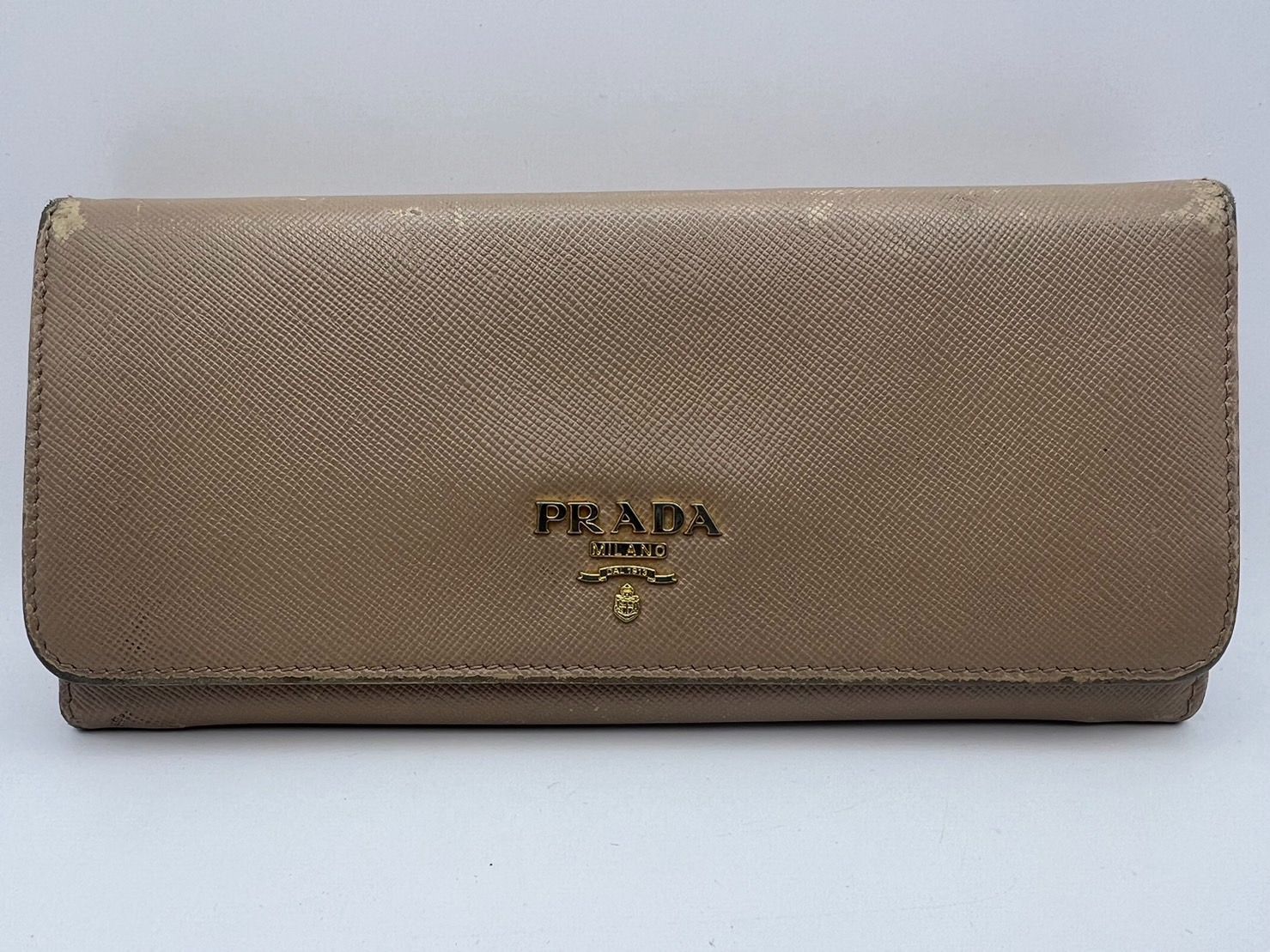 【中古】PRADA プラダ  サフィアーノ 長財布 ベージュ 使用感あり 1M1132