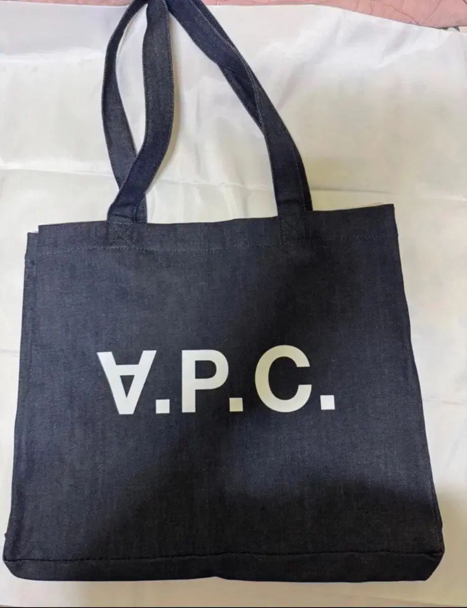 A.P.C(アー・ペー・セー) A P C Daniela ショッピングバッグ インディゴブルー