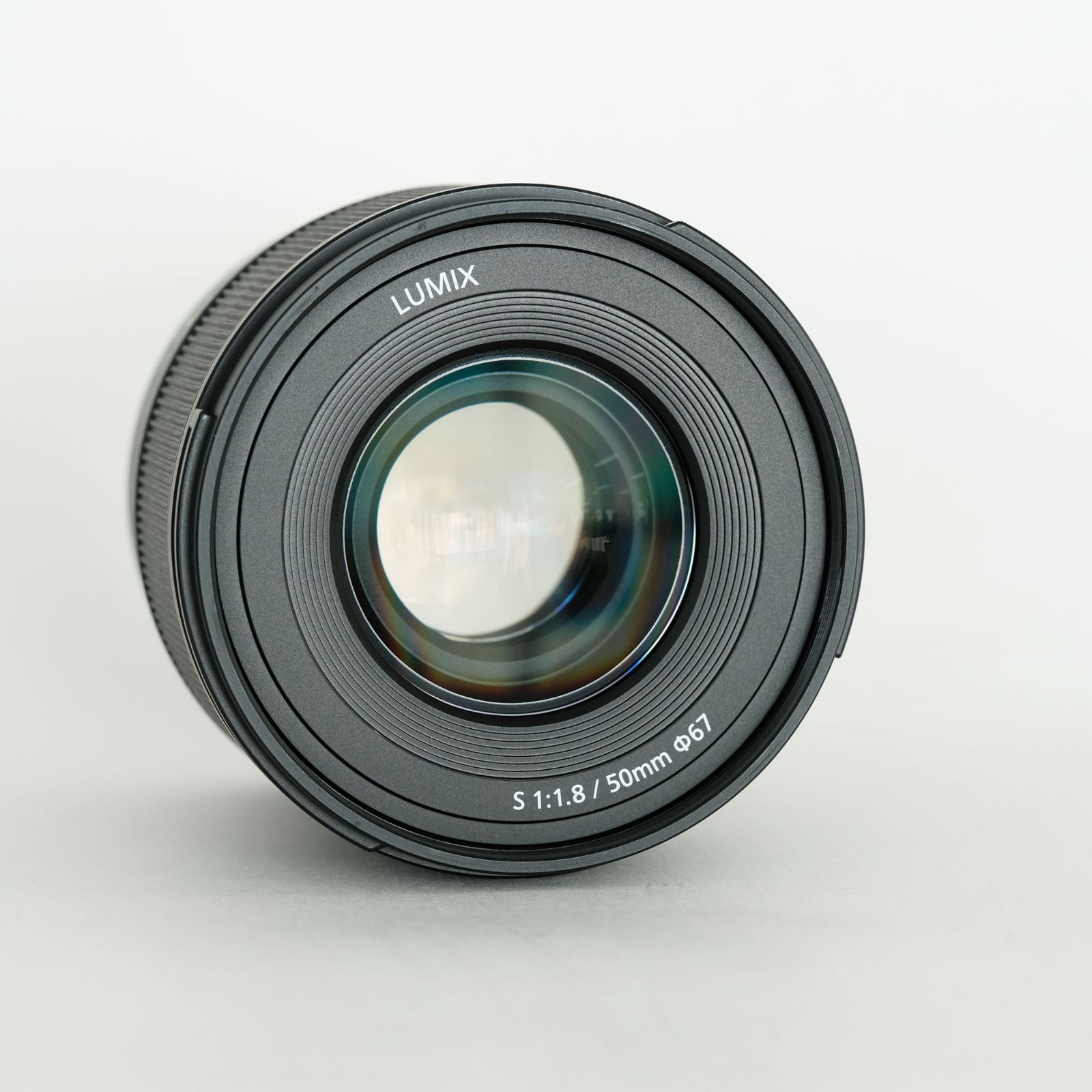 F1.8