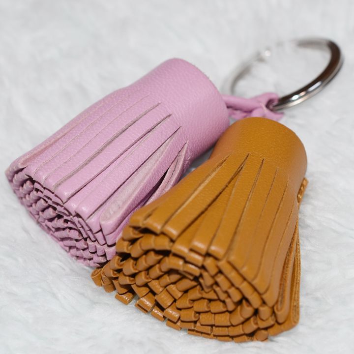 HERMES エルメス カルメン ウノドス フリンジ チャーム ピンク