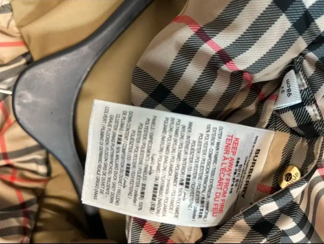 安い！かわいい！ BURBERRY バーバリー キッズ リバーシブル ダウン 3Y 自由な船積みは、今買う。