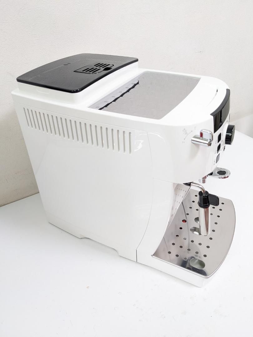 デロンギ マグニフィカS ECAM22112W コンパクト全自動コーヒー