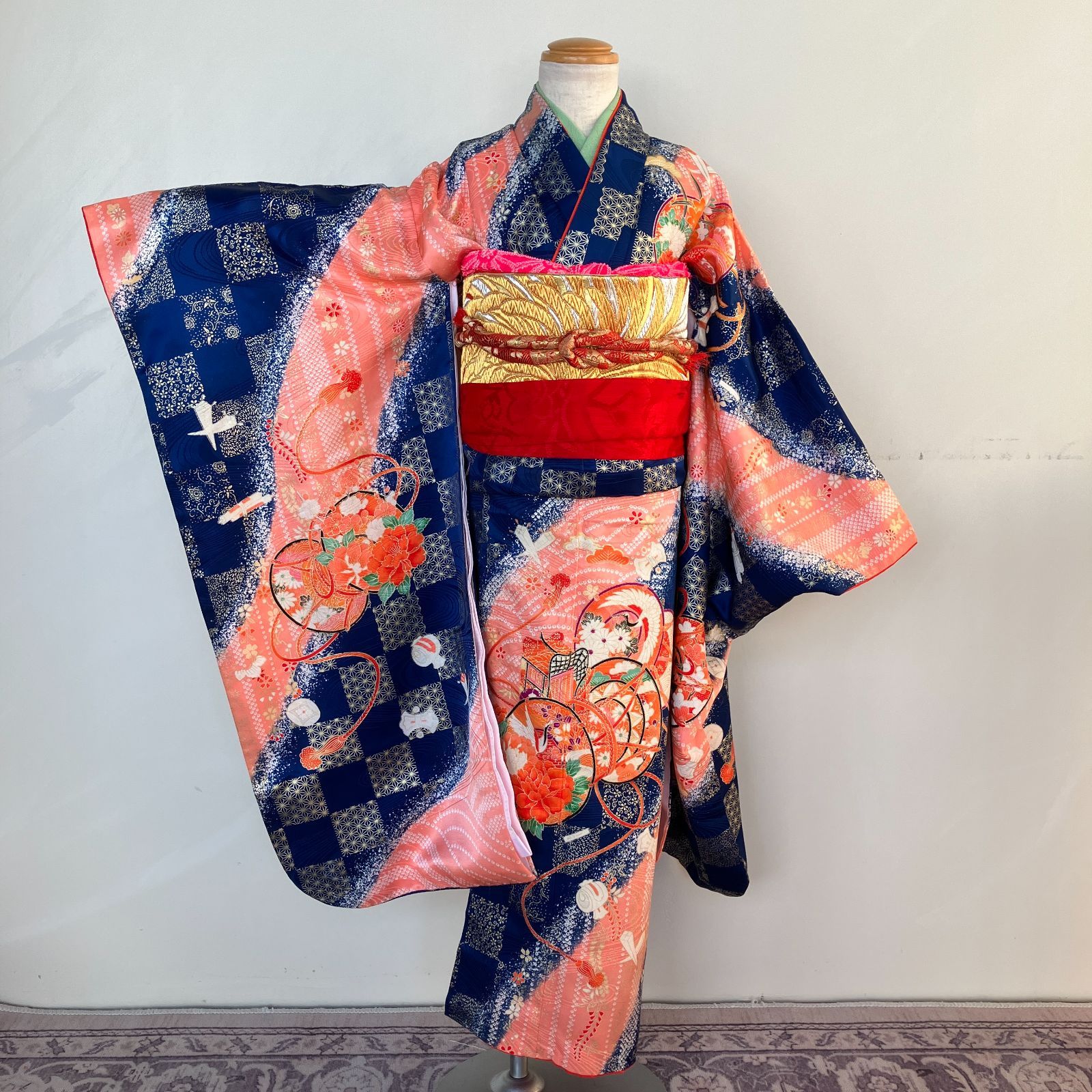 七五三 七歳黒地の花柄着物 襦袢 帯揚げ 七五三 着物 7歳 女の子 古典