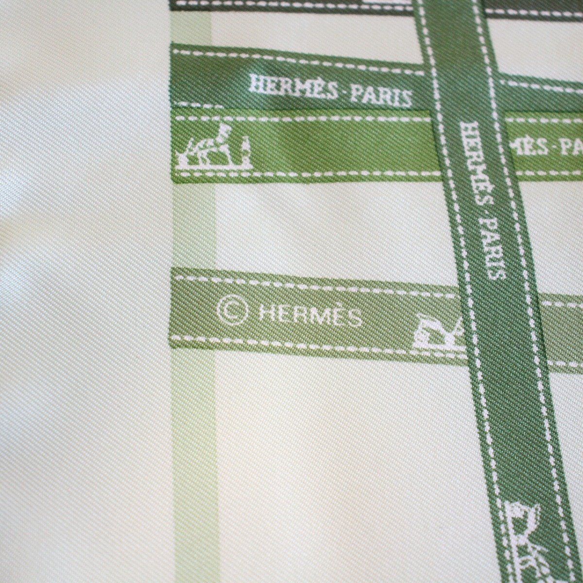 HERMES エルメス カレ 45 ガヴロッシュ ボルデュックリボン