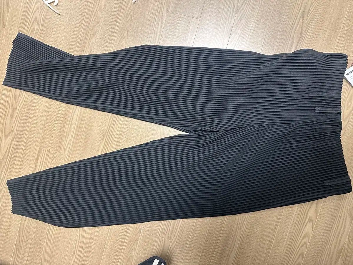 HOMME PLISSÉ オムプリッセ ベーシック パンツ